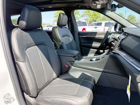 New 2026 Jeep Grand Cherokee L Limited AWD/4WD image 27