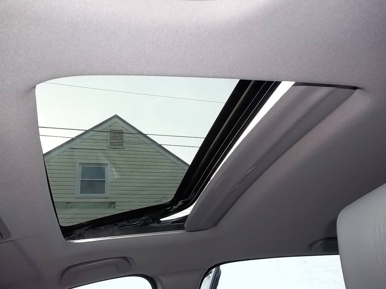 Used 2017 Honda CR-V EX-L image 7