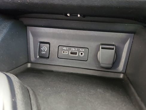 Used 2024 Nissan Sentra SV FWD image 17