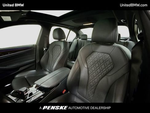 Used 2022 BMW 530e w/ Premium Package image 5