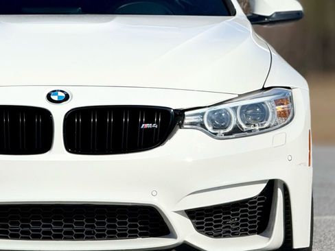 Used 2015 BMW M4 Convertible image 14