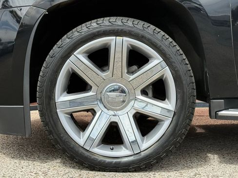 Used 2018 Cadillac Escalade Luxury AWD/4WD image 27