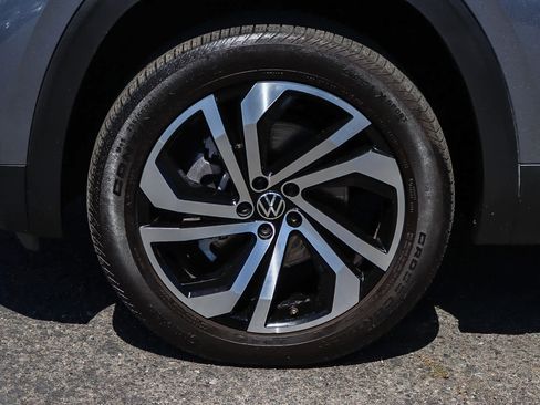 Used 2023 Volkswagen Atlas Cross Sport SEL AWD/4WD image 12