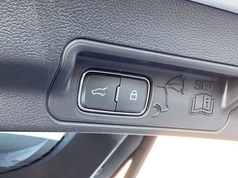 Used 2025 Ford Explorer ST image 11