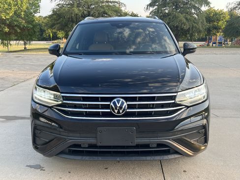 Used 2024 Volkswagen Tiguan SE FWD image 3
