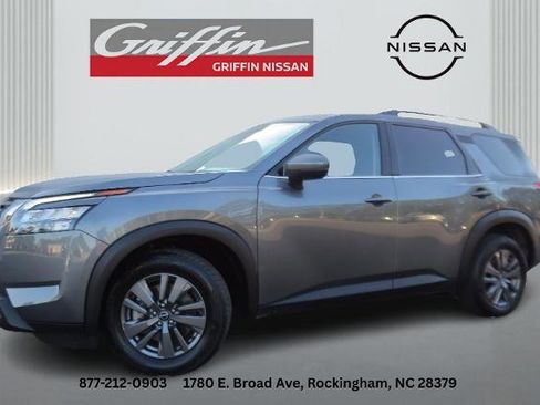 Certified 2025 Nissan Pathfinder SV AWD/4WD image 1