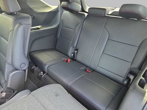 New 2026 Chevrolet Traverse Z71 w/ Driver Confidence Package AWD/4WD image 17