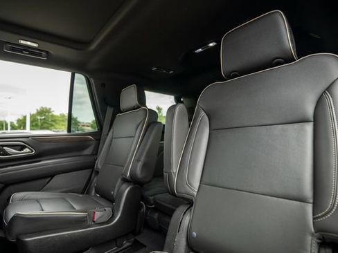 Used 2021 Chevrolet Tahoe Premier w/ Premium Package AWD/4WD image 40