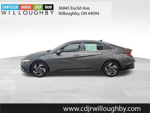 Used 2025 Hyundai Elantra SEL FWD image 5