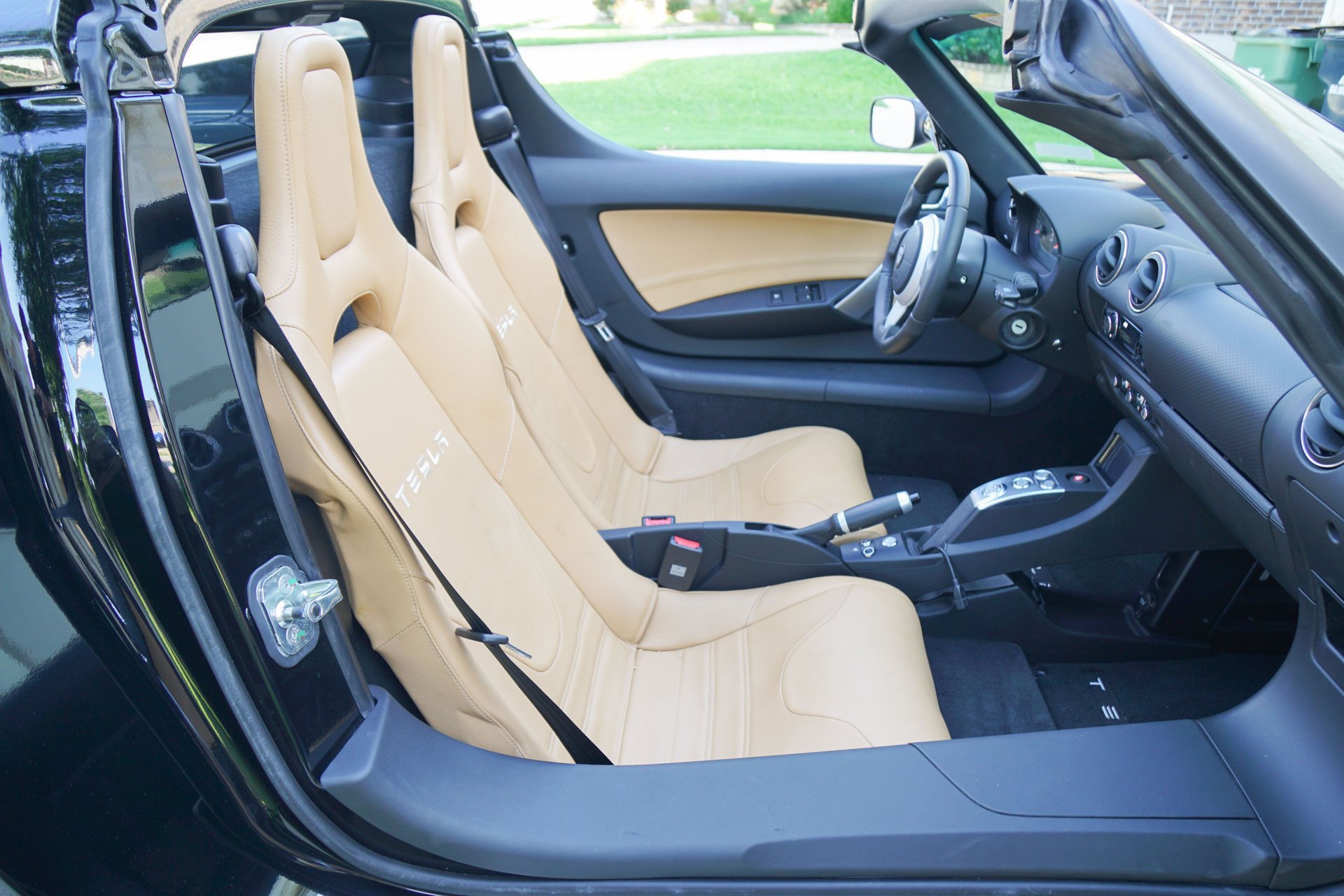 Used 2010 Tesla Roadster RWD image 28