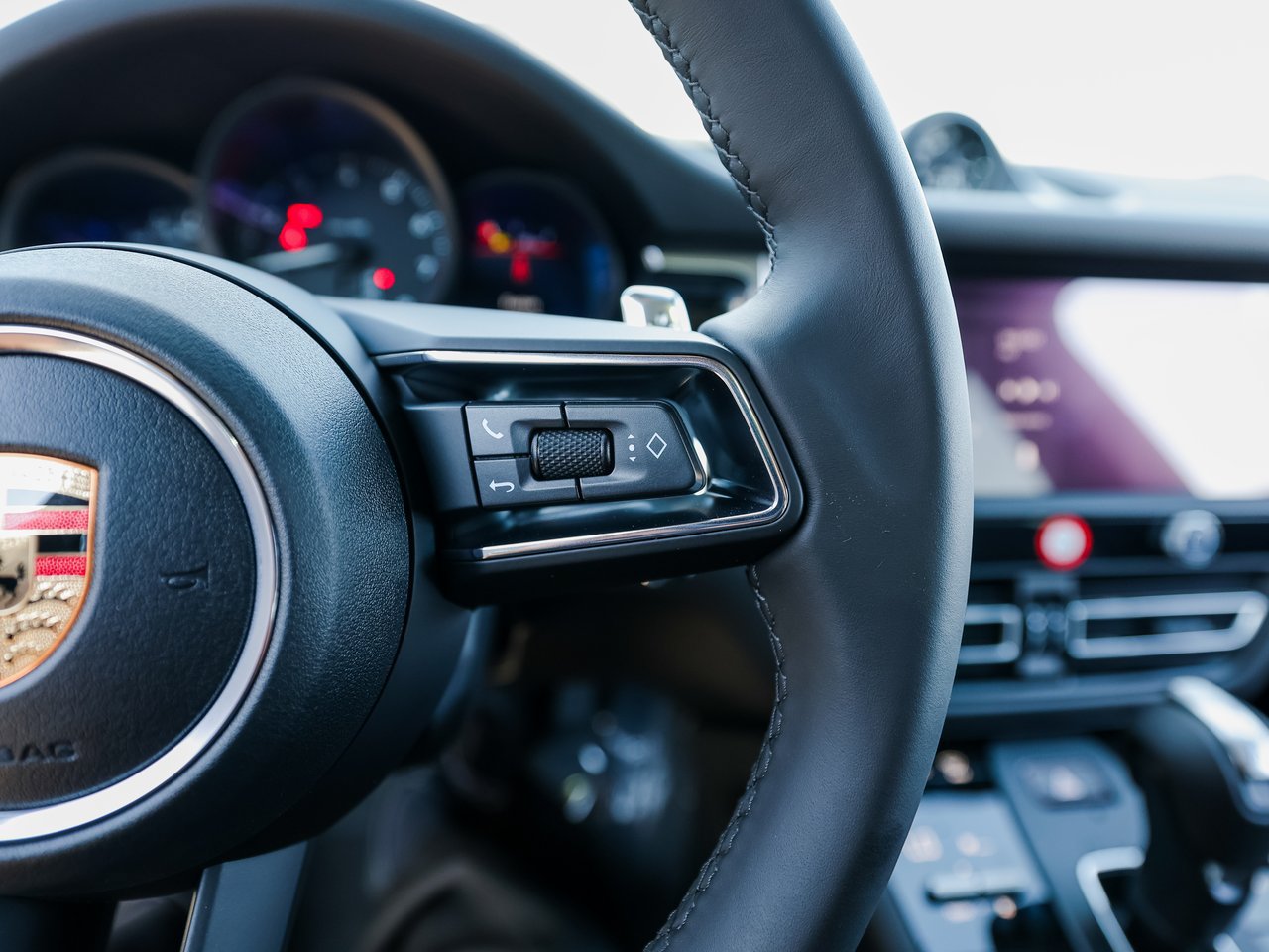 Certified 2026 Porsche Macan AWD/4WD image 16