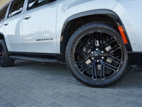 Used 2024 Jeep Wagoneer Series II w/ Convenience Group I image 10