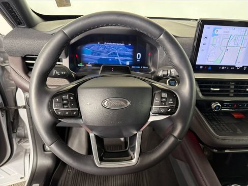 Used 2025 Ford Explorer Platinum w/ Ultimate Package AWD/4WD image 13