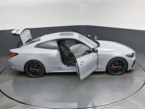 Used 2024 BMW M440i Coupe w/ Premium Package RWD image 18