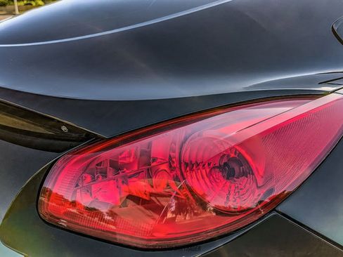 Used 2009 Pontiac Solstice GXP w/ Premium Package RWD image 31