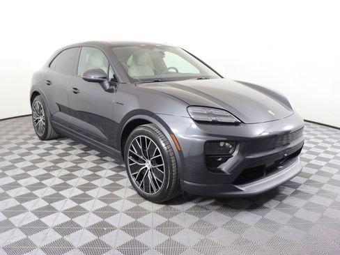 Used 2025 Porsche Macan Electric image 9