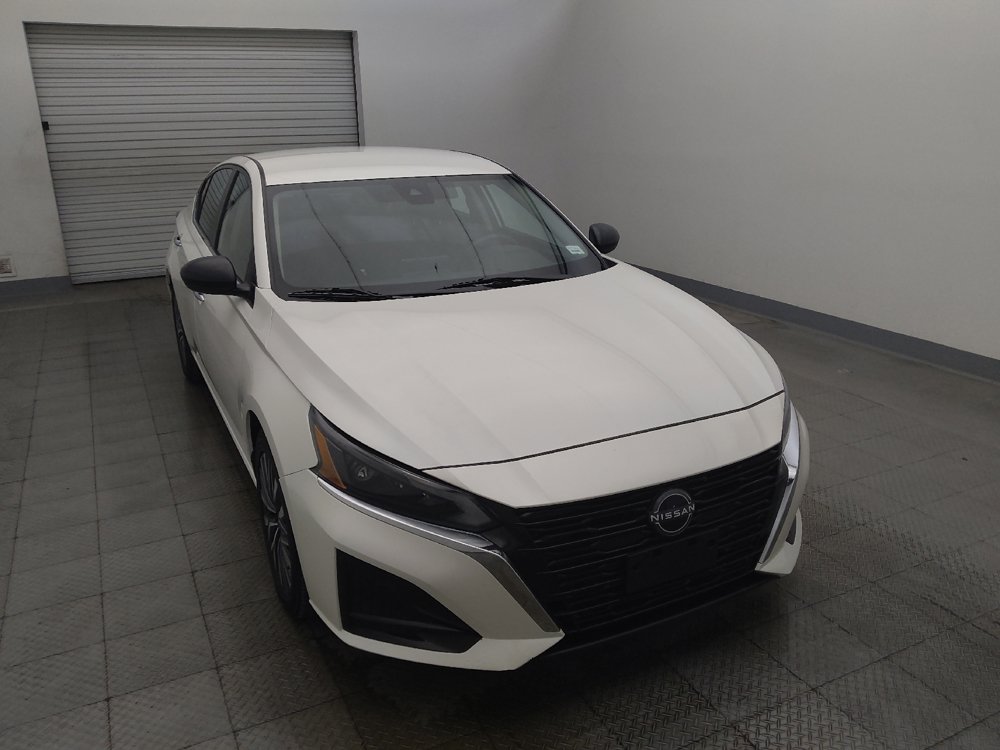 Used 2024 Nissan Altima 2.5 SV FWD image 14