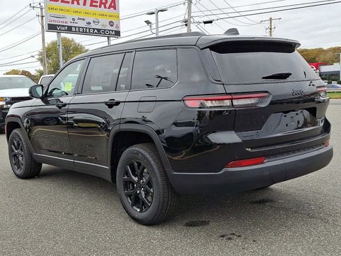 New 2025 Jeep Grand Cherokee L Laredo image 3