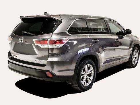 Used 2014 Toyota Highlander Plus image 6