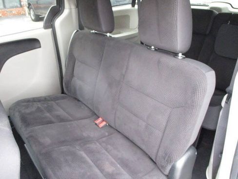 Used 2018 Dodge Grand Caravan SE w/ UConnect Hands-Free Group FWD image 15