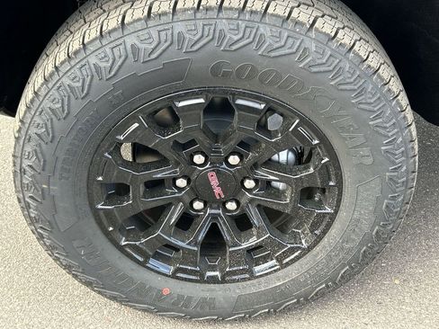 New 2026 GMC Canyon Elevation w/ Convenience Package image 33