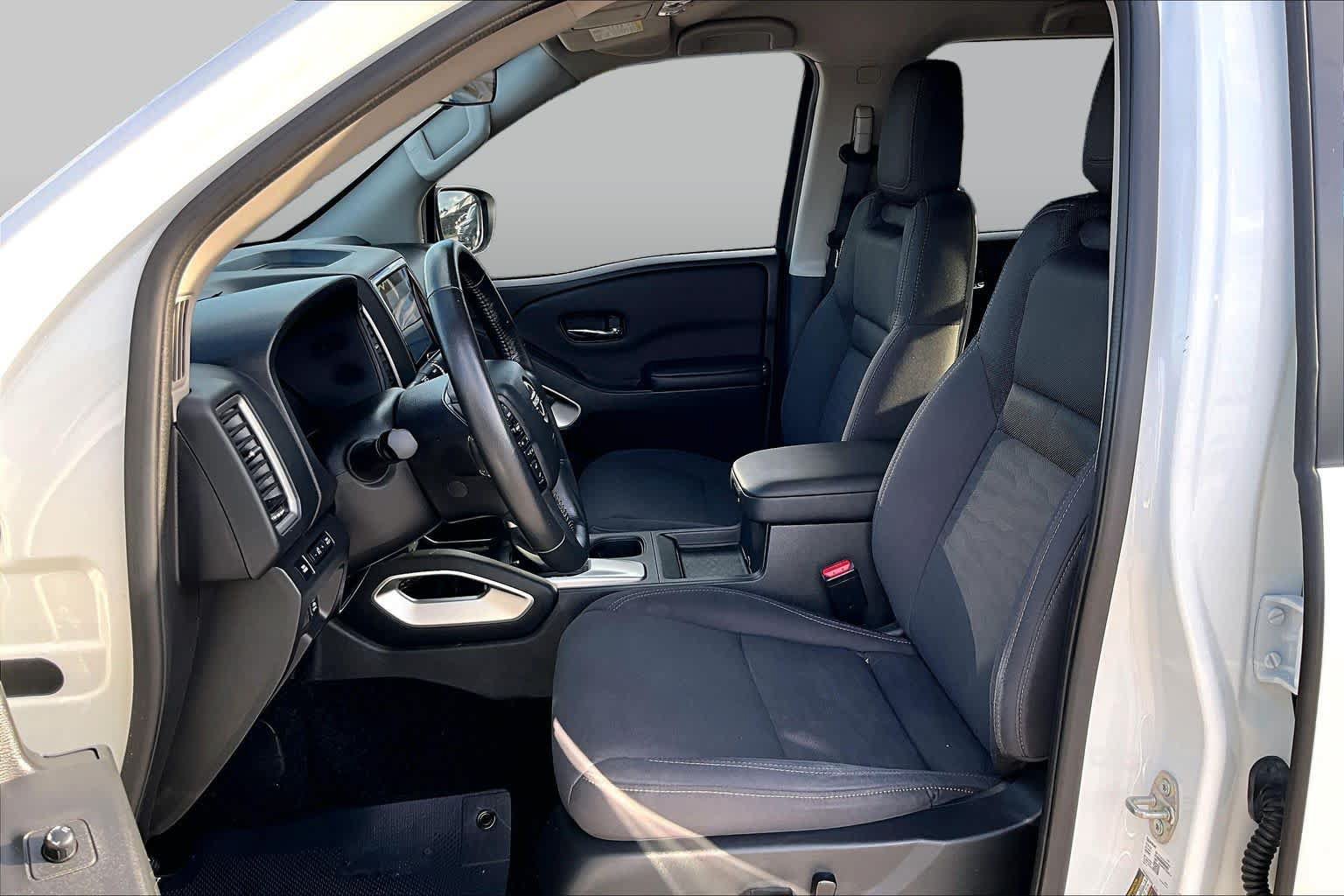 Used 2024 Nissan Frontier SV w/ SV Convenience Package AWD/4WD image 8