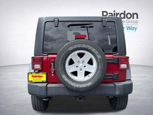 Used 2012 Jeep Wrangler Unlimited Sport AWD/4WD image 5