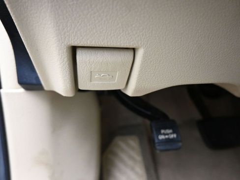 Used 2017 Toyota Camry XLE image 27