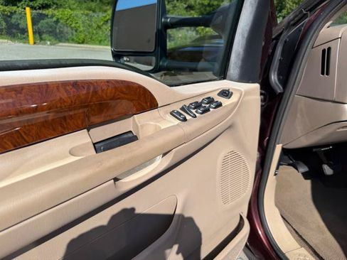 Used 2004 Ford F250 Lariat AWD/4WD image 23
