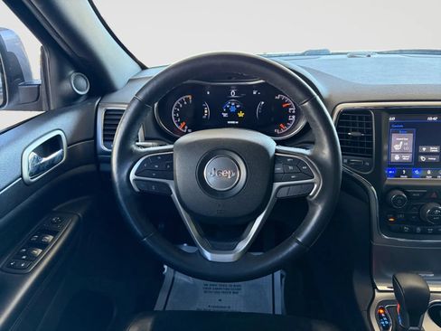 Used 2018 Jeep Grand Cherokee Altitude AWD/4WD image 29