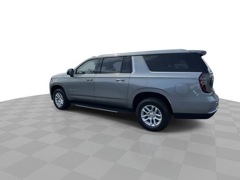 New 2026 Chevrolet Suburban LT w/ Comfort Package AWD/4WD image 5
