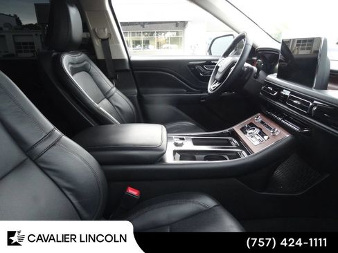 Used 2023 Lincoln Aviator Reserve w/ Elements Package Plus RWD image 8