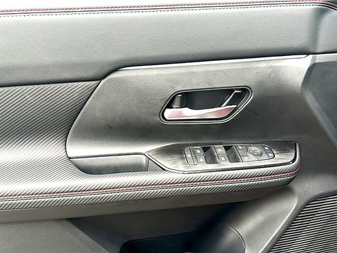 New 2026 Nissan Kicks SR FWD image 13