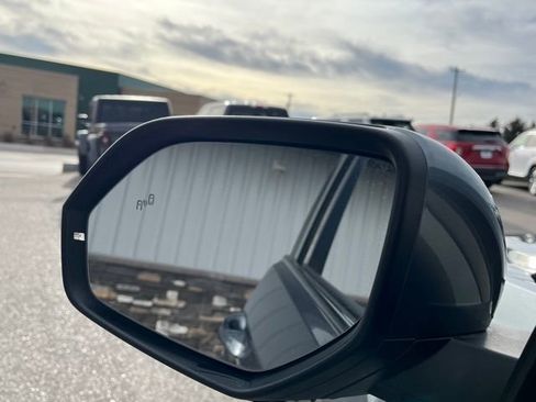 Used 2021 Volkswagen Atlas SE image 24