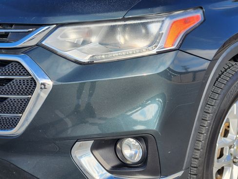 Used 2018 Chevrolet Traverse LT image 9