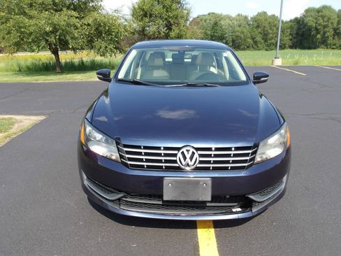 Used 2013 Volkswagen Passat TDI SE FWD image 3