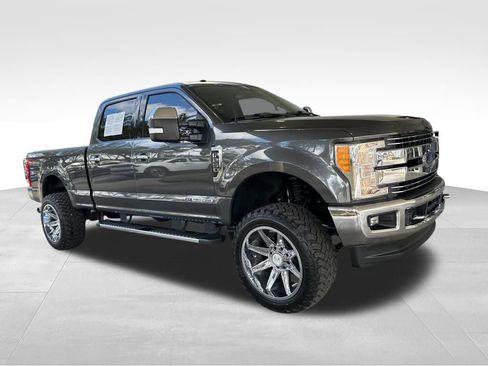 Used 2017 Ford F250 Lariat w/ Lariat Ultimate Package image 2
