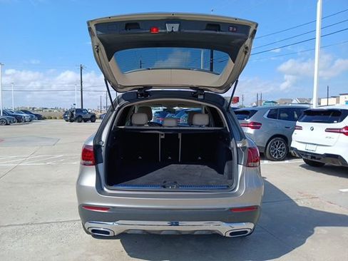 Used 2020 Mercedes-Benz GLC 300 image 9