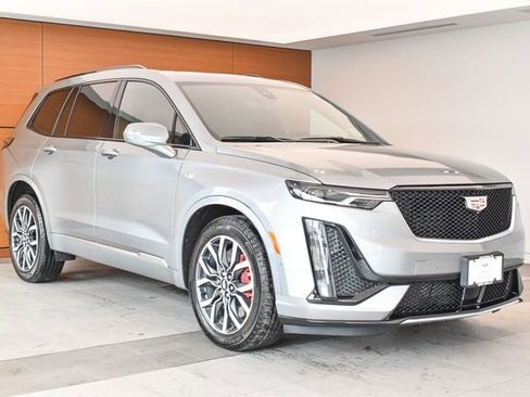 Used 2024 Cadillac XT6 Sport w/ Technology Package AWD/4WD image 5