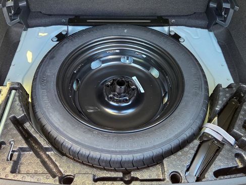 Certified 2024 Volkswagen Tiguan SE AWD/4WD image 68