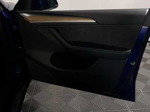 Used 2024 Tesla Model Y Long Range image 31