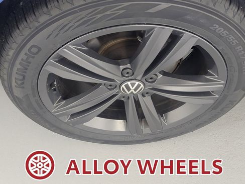 Used 2024 Volkswagen Jetta SE image 11