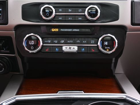 Used 2022 Ford F250 King Ranch w/ King Ranch Ultimate Package AWD/4WD image 38