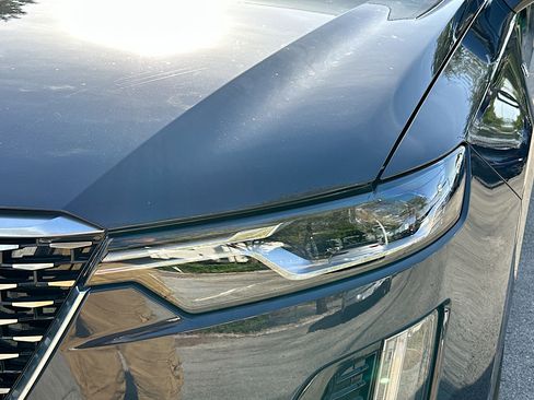 Used 2025 Cadillac XT6 Luxury image 32