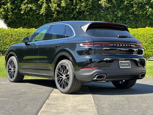 New 2026 Porsche Cayenne image 3