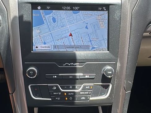 Used 2019 Ford Fusion SE FWD image 51