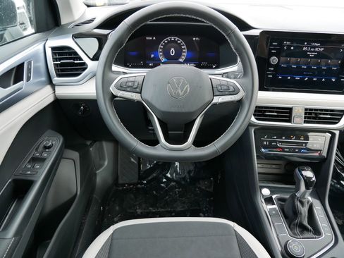 New 2026 Volkswagen Taos SE AWD/4WD image 6