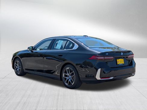 Used 2024 BMW i5 eDrive40i w/ Premium Package RWD image 9