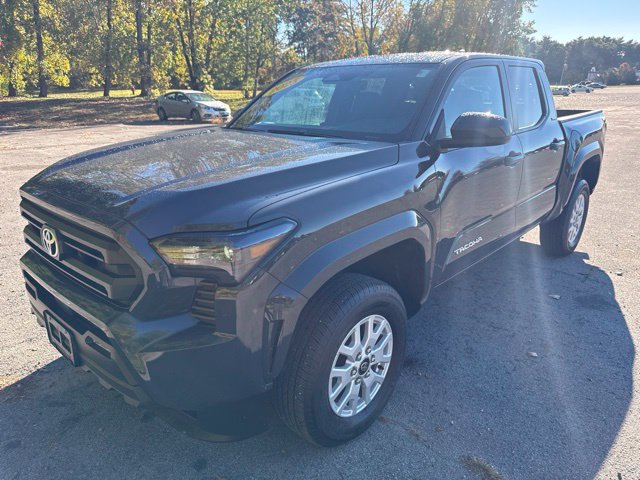 Used 2025 Toyota Tacoma SR5 AWD/4WD image 3