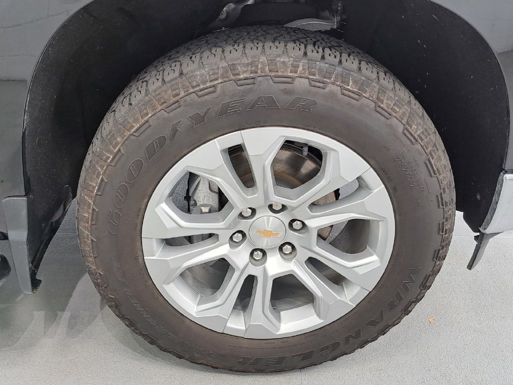 Used 2025 Chevrolet Silverado 1500 LTZ w/ LTZ Premium Package AWD/4WD image 35